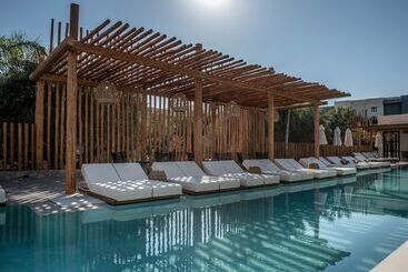 هتل Indigo Inn Casa Adults Only