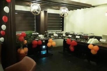 هتل The Fern Leo Beach Resort