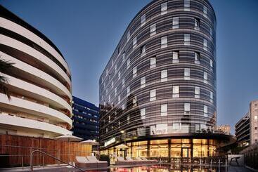 هتل Crowne Plaza Marseille Le Dome