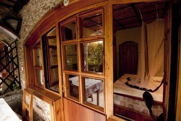 هتل Hôtel Clos Des Limbas
