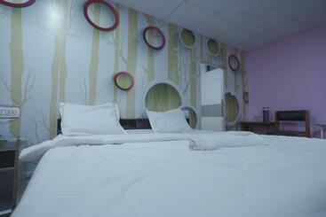 هتل N C Continental By Wb Inn
