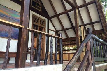 هتل Panji Panji Tropical Wooden Home
