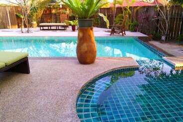 هتل Panji Panji Tropical Wooden Home