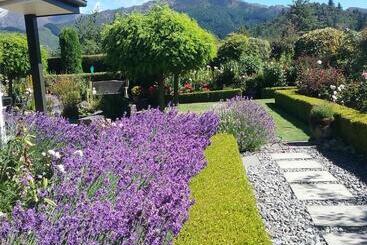 تختخواب و صبحانه Marchmont Gardens