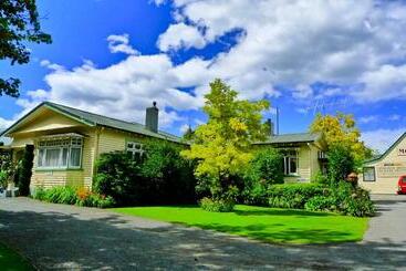 Glenalvon Lodge Motel