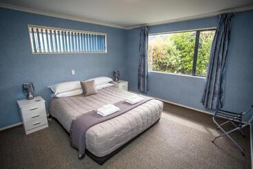 The Coast Motel