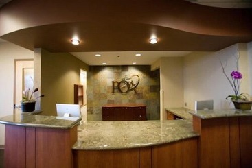 هتل Adinkra Plaza