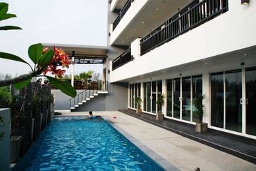 هتل Amin Resort