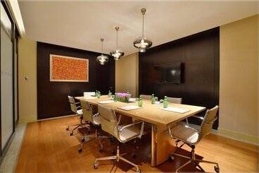 هتل Courtyard By Marriott Hangzhou Wulin