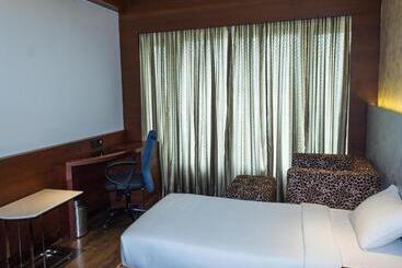 هتل Diana Heights Luxury