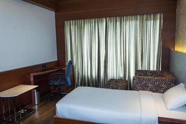 هتل Diana Heights Luxury