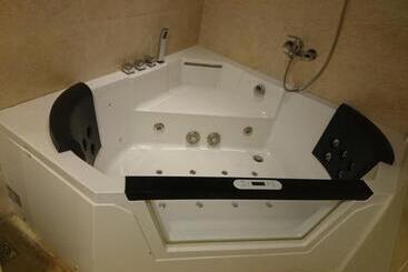 هتل Diana Heights Luxury