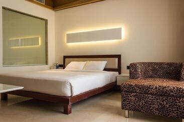 هتل Diana Heights Luxury