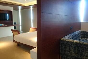 هتل Diana Heights Luxury
