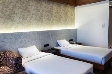 هتل Diana Heights Luxury