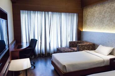 هتل Diana Heights Luxury