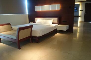 هتل Diana Heights Luxury