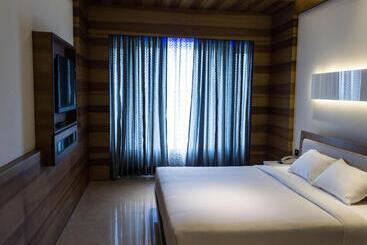 هتل Diana Heights Luxury