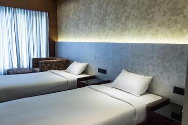 هتل Diana Heights Luxury