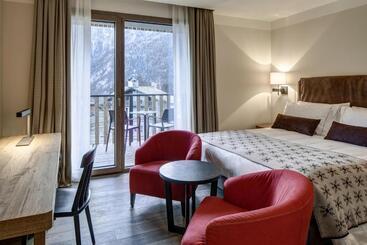 Grand Hotel Courmayeur Mont Blanc, By R Collection Hotels