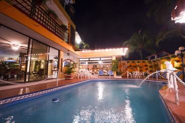 هتل Ideal Villa