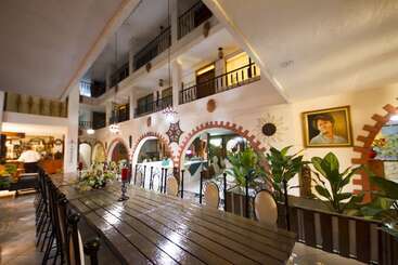 هتل Ideal Villa