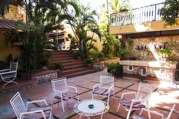 هتل Ideal Villa