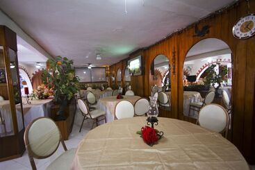 هتل Ideal Villa