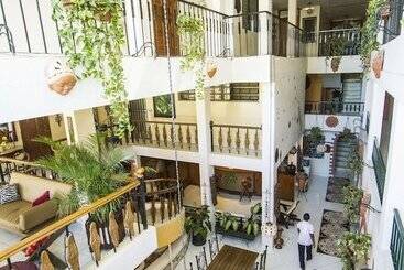 هتل Ideal Villa