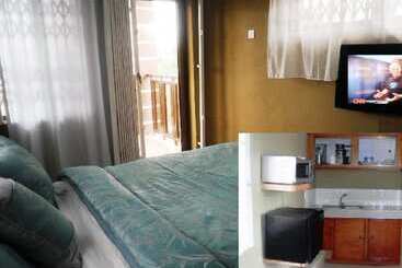 Marrets International Hotel   Express