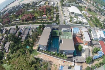 Maya Phuket Airport Hotel Naiyang Beach