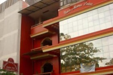 هتل Plaza Maria Luisa Suites Inn