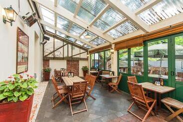 هتل Rutland Arms Inn