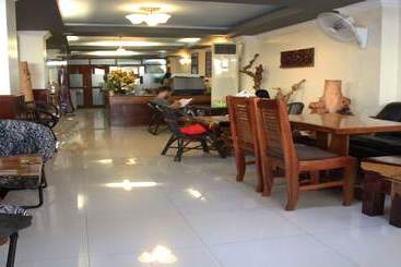 هتل Seng Hout