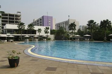 هتل Swift Inn Aeropolis Airport