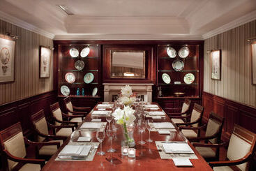 هتل The Level At Melia White House