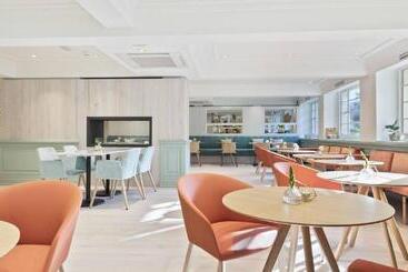هتل The Level At Melia White House