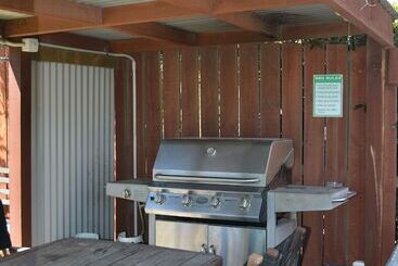 Lakeview Motel