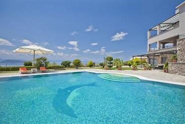 Marini Luxury Apartments And Suites