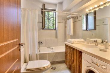 Marini Luxury Apartments And Suites