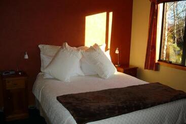 مُتل Birchwood Cottages