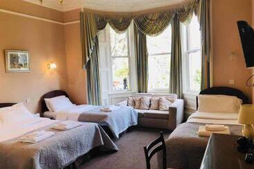 پانسیون Allison House 16