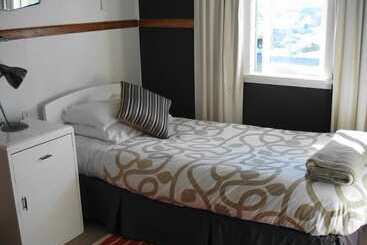 پانسیون Ducks & Drakes Boutique Motel & Backpackers
