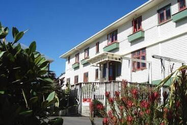 پانسیون Ducks & Drakes Boutique Motel & Backpackers