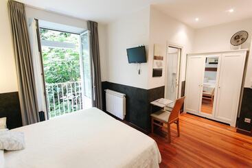 پانسیون Hostal San Sebastian Centro