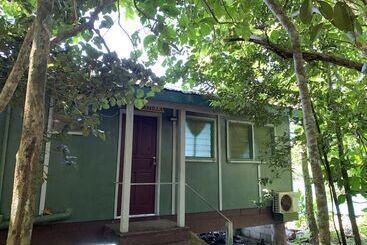 استراحتگاه Lusia's Lagoon Chalets