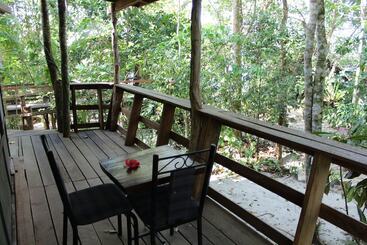 استراحتگاه Lusia's Lagoon Chalets