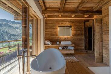 تختخواب و صبحانه Fantastic Chalet