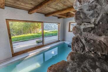 تختخواب و صبحانه Fantastic Chalet