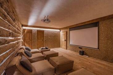تختخواب و صبحانه Fantastic Chalet